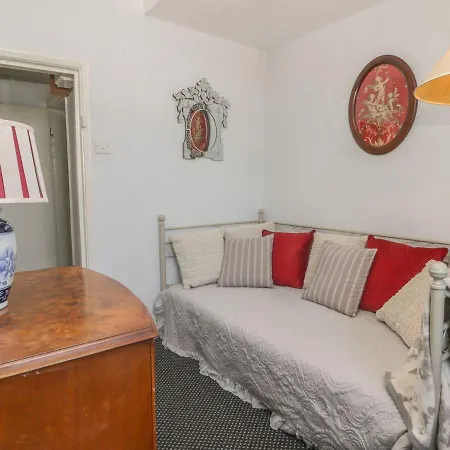 Highview * Scarborough